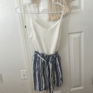 Woman’s romper size small